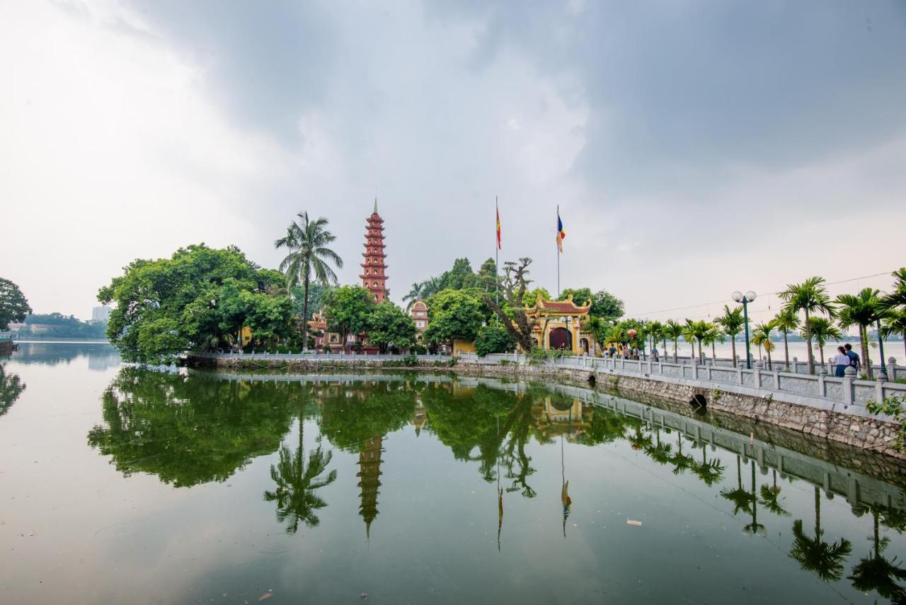 22Housing Hotel & Apartment 81 Linh Lang Hanoi Esterno foto