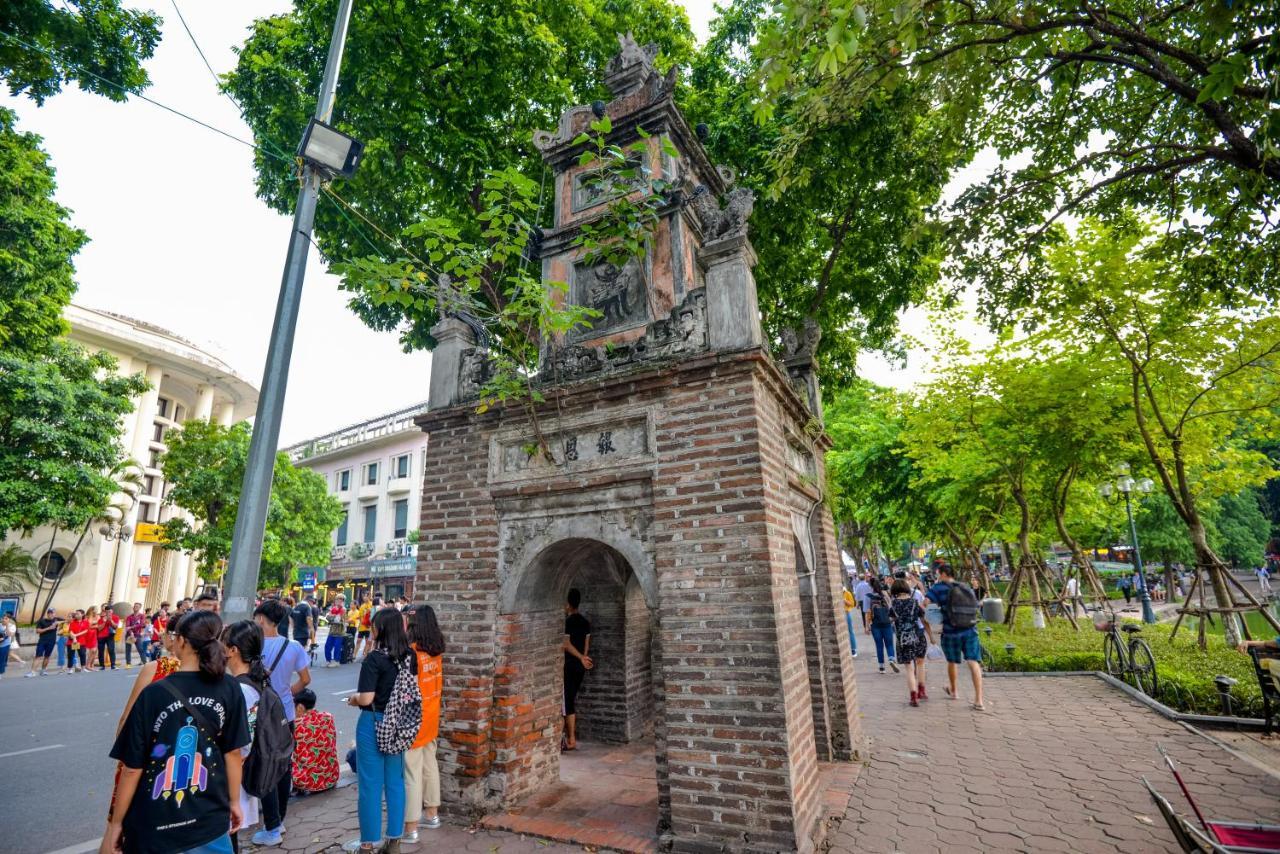 22Housing Hotel & Apartment 81 Linh Lang Hanoi Esterno foto