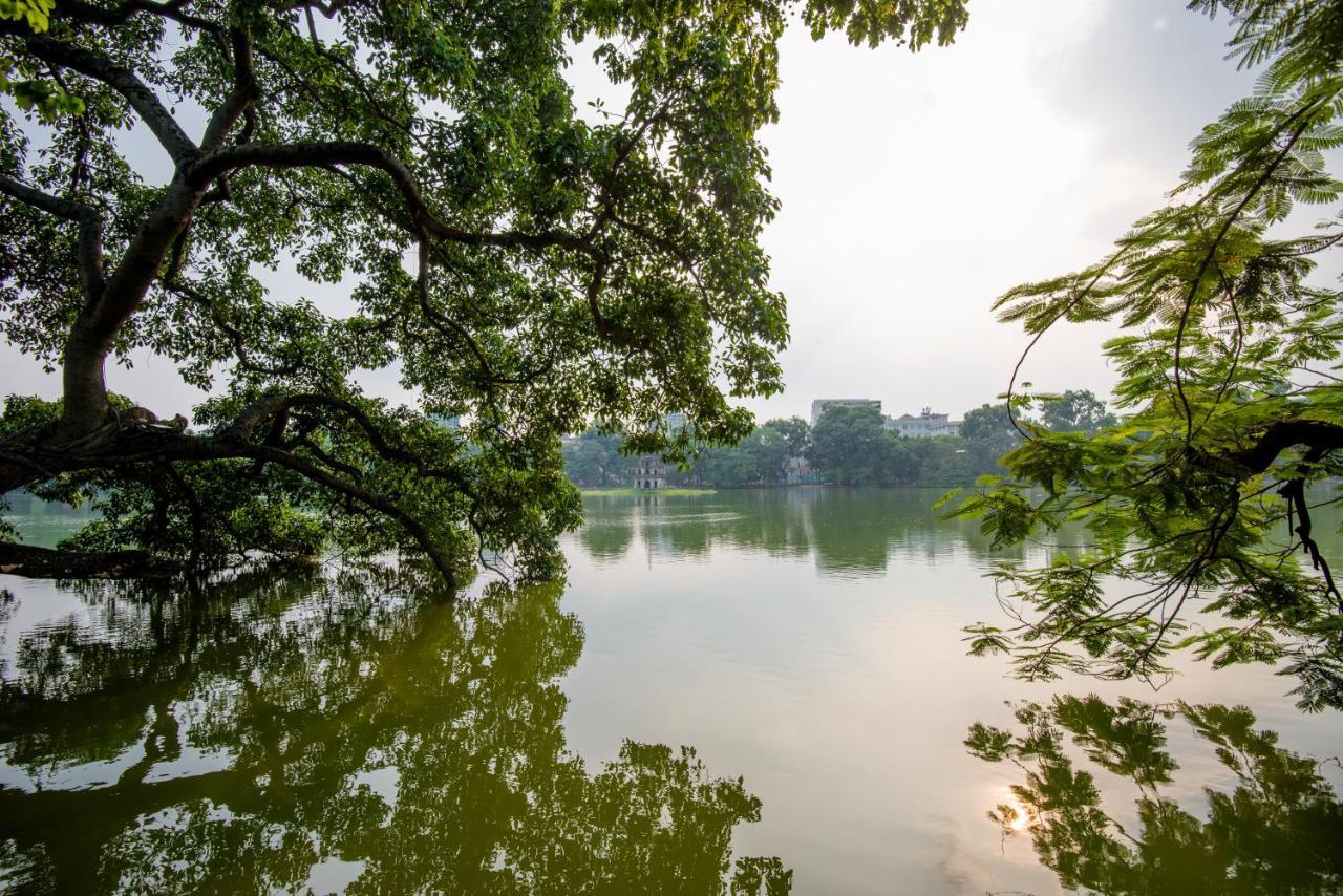 22Housing Hotel & Apartment 81 Linh Lang Hanoi Esterno foto