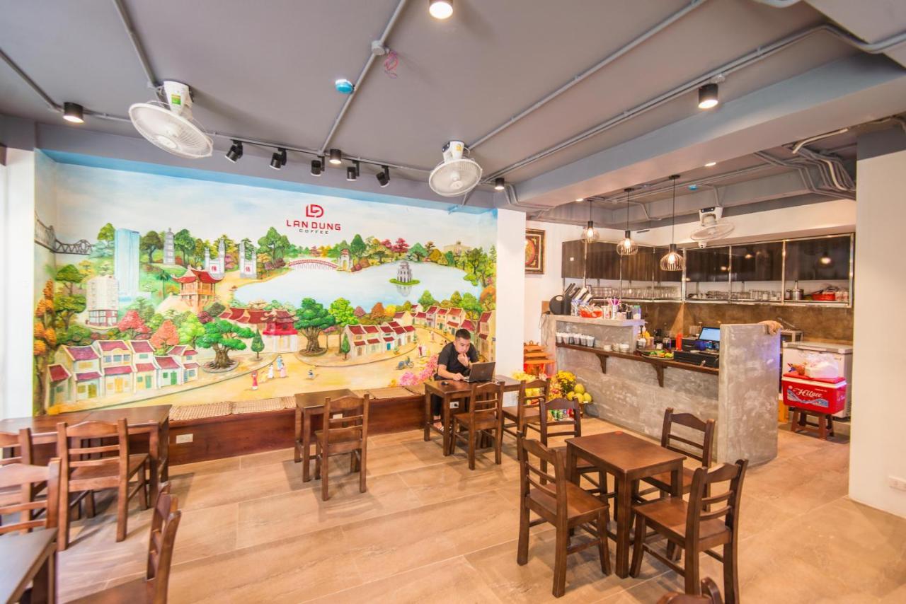 22Housing Hotel & Apartment 81 Linh Lang Hanoi Esterno foto