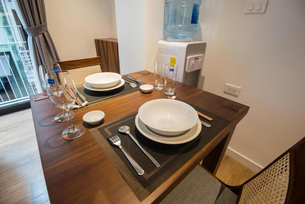 22Housing Hotel & Apartment 81 Linh Lang Hanoi Esterno foto