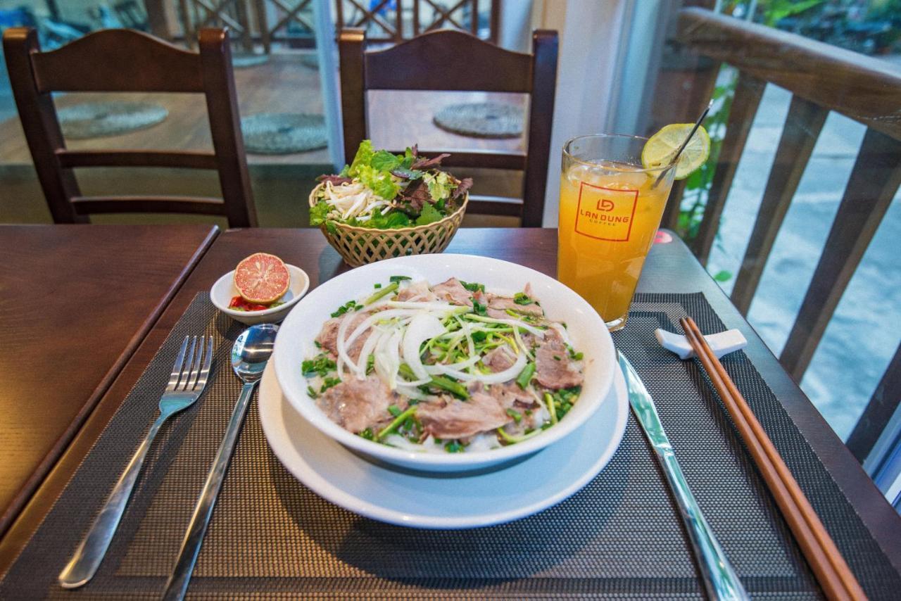 22Housing Hotel & Apartment 81 Linh Lang Hanoi Esterno foto