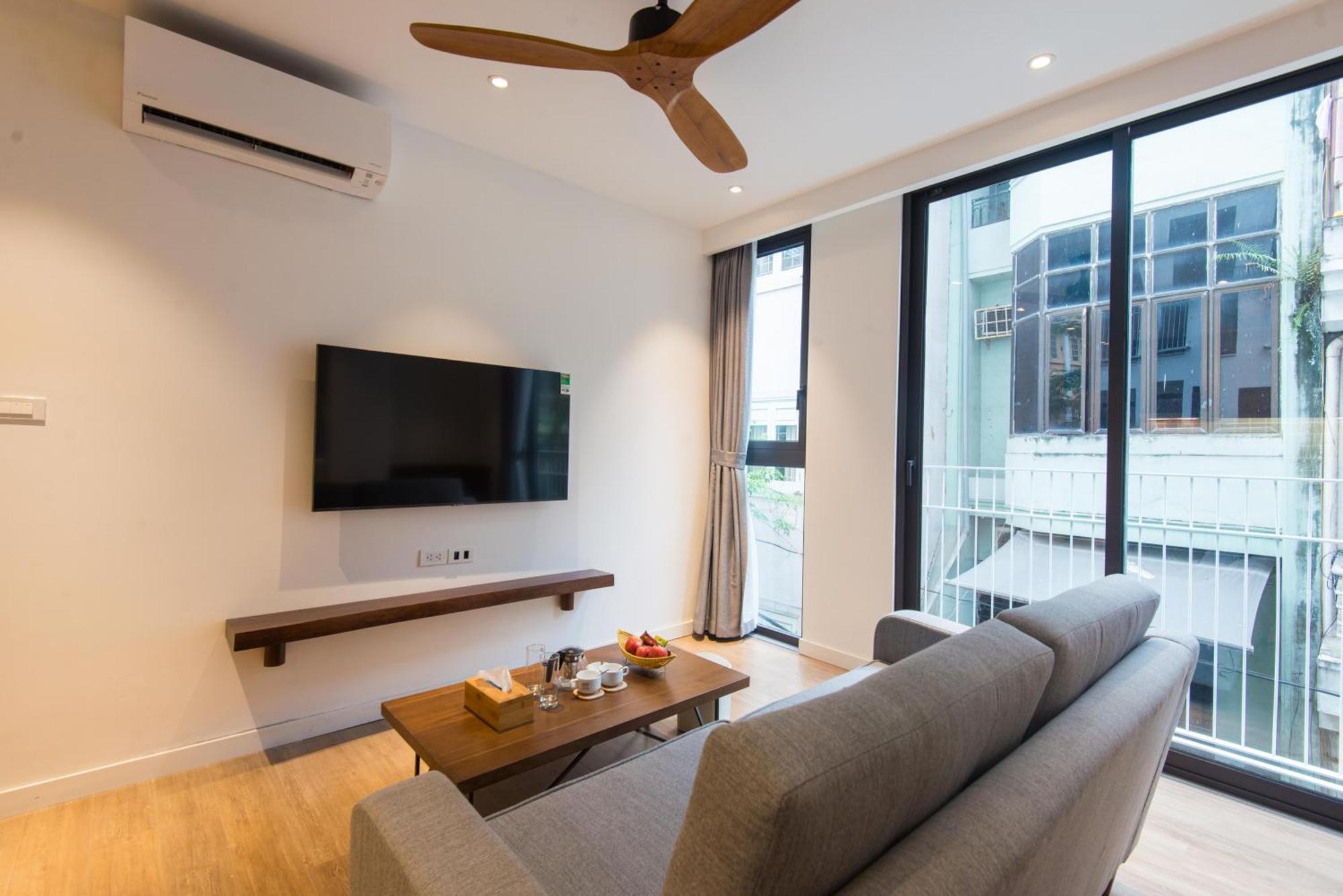 22Housing Hotel & Apartment 81 Linh Lang Hanoi Esterno foto