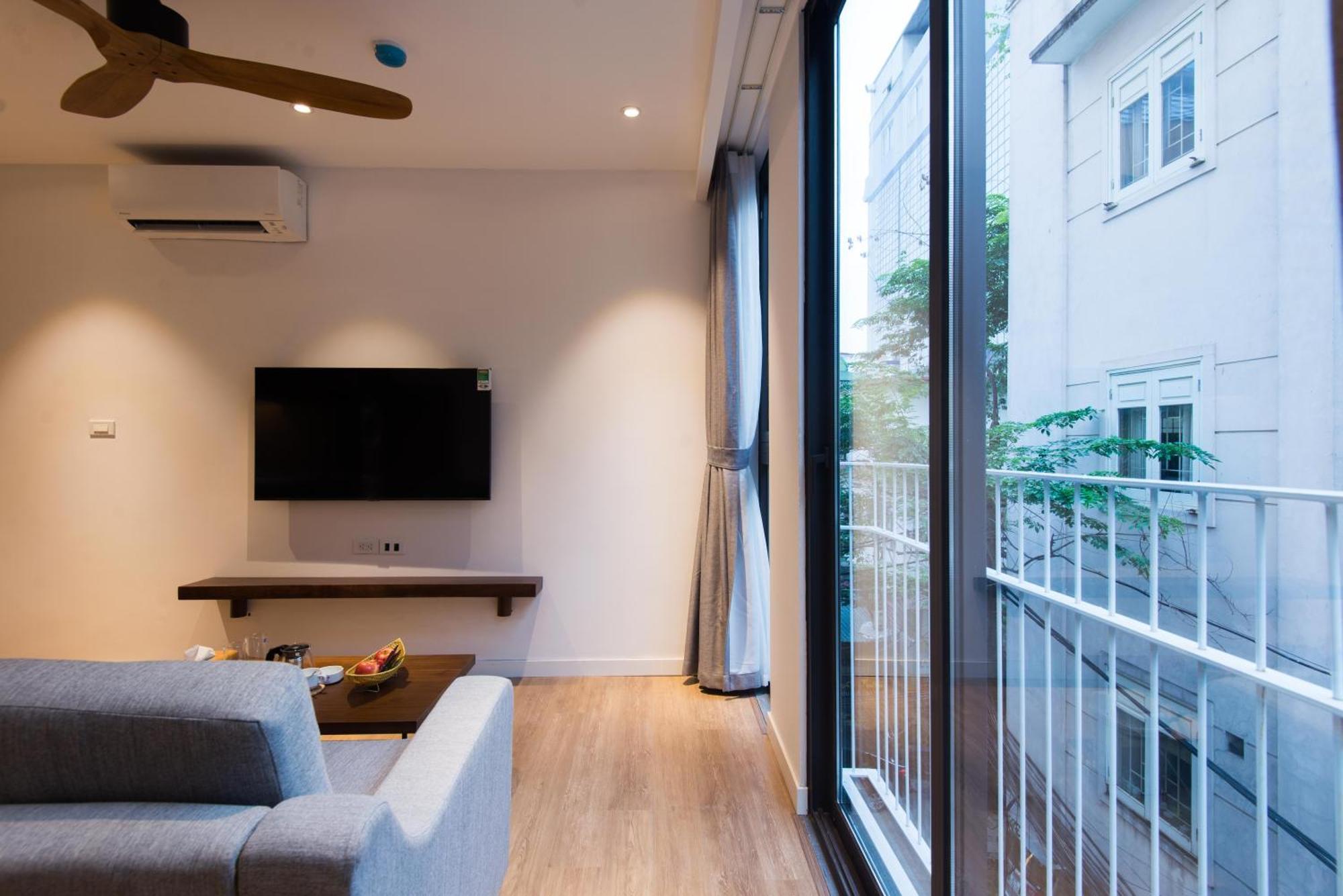 22Housing Hotel & Apartment 81 Linh Lang Hanoi Esterno foto